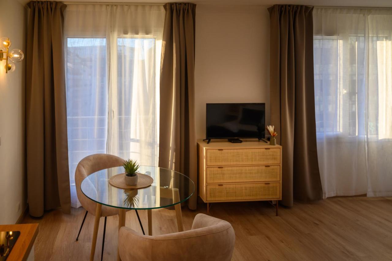 Sweet'issy - Balcon - Parking - Climatisation - Wifi - Mybestloc Apartment