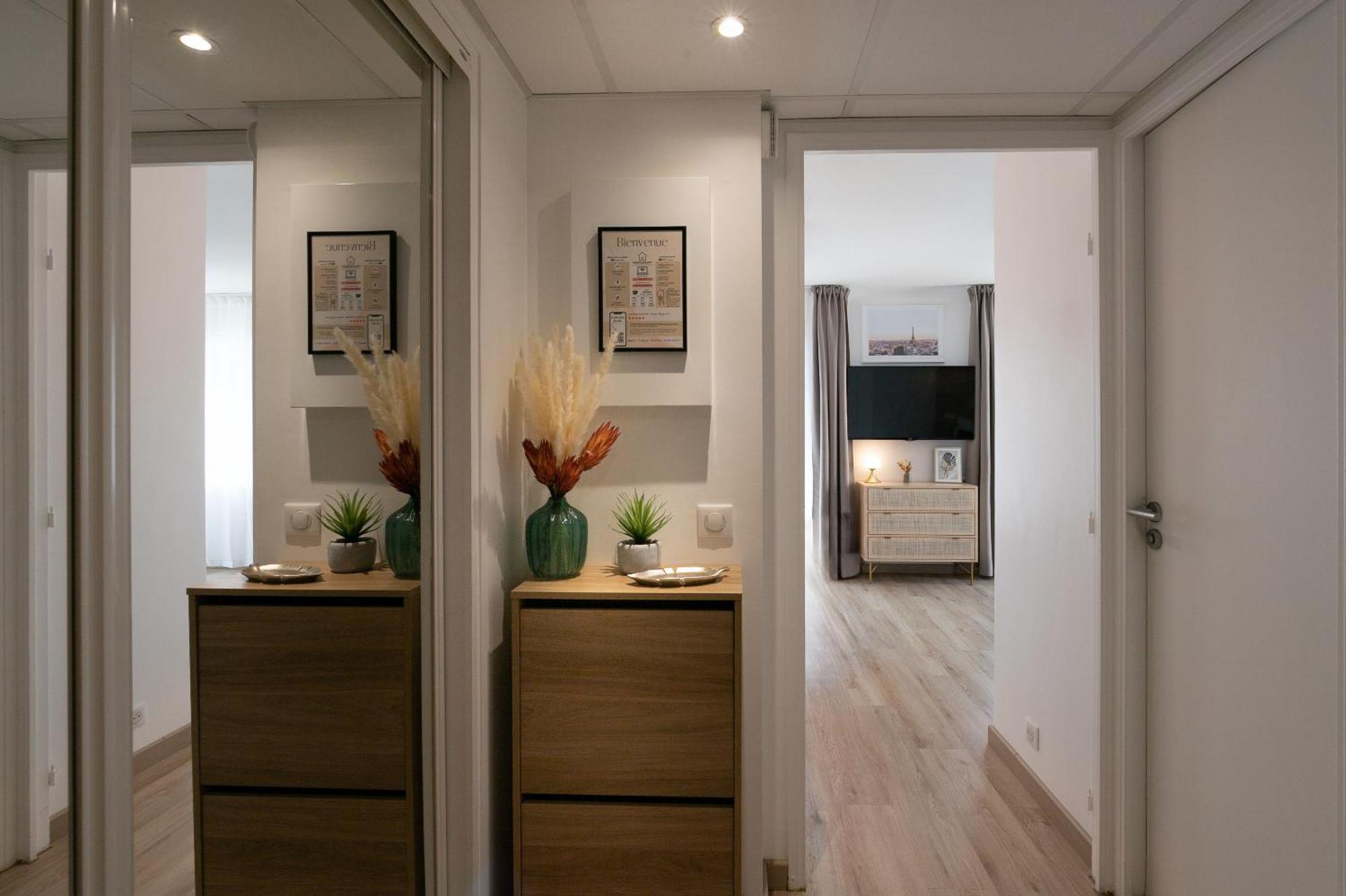 Apartment Sweet'issy - Balcon - Parking - Climatisation - Wifi - Mybestloc Issy-les-Moulineaux